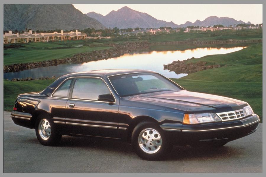  Ford Thunderbird 1984 года  (фото 4 из 10)